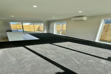 Photo of property in 24 Koru Loop, Paraparaumu, 5032