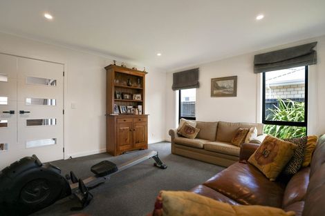 Photo of property in 21 Whiteoak Grove, Tinwald, Ashburton, 7700