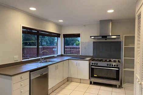 Photo of property in 25 Bluewater Place, Wattle Downs, Auckland, 2103