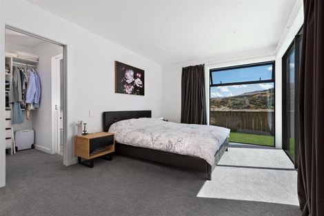 Photo of property in 20 Howden Drive, Jacks Point, 9371