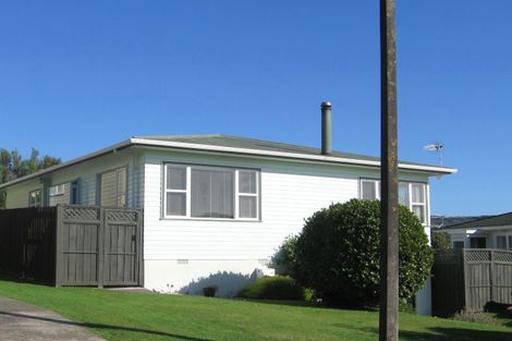 Photo of property in 68 Raroa Terrace, Tawa, Wellington, 5028