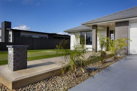 Photo of property in 69 Stace Hopper Drive, One Tree Point, 0118