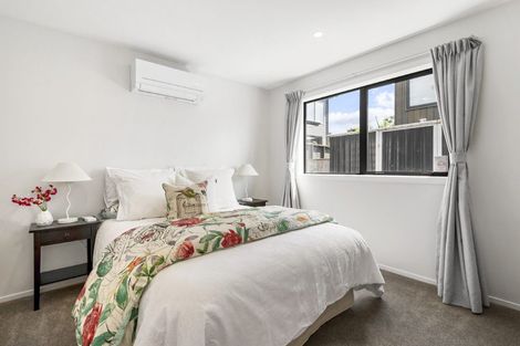 Photo of property in 43 Knights Road, Rothesay Bay, Auckland, 0630