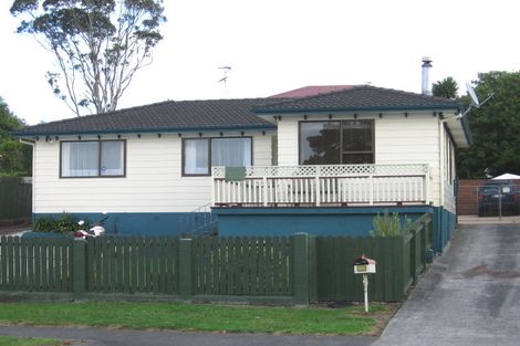 Photo of property in 1/10 Granville Drive, Massey, Auckland, 0614