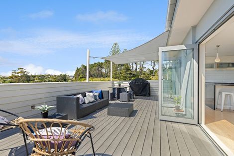Photo of property in 82 Kowhai Road, Campbells Bay, Auckland, 0630