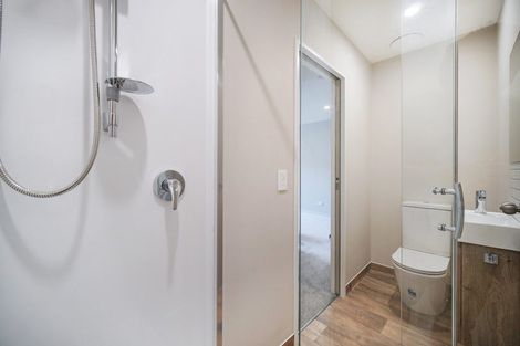 Photo of property in 2/70 Clevedon Road, Papakura, 2110