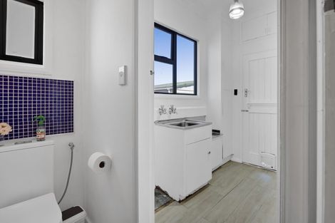 Photo of property in 11 Galt Street, Hawera, 4610