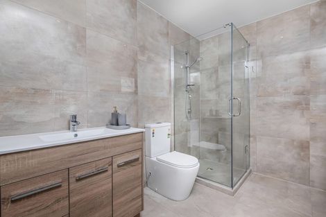 Photo of property in 12b Ropata Avenue, Point England, Auckland, 1072
