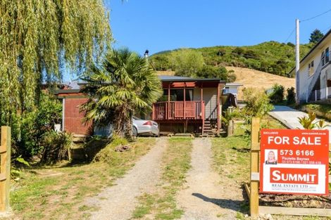 Photo of property in 5a Cornwall Street, Picton, 7220