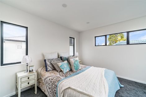 Photo of property in 718b Massey Road, Mangere, Auckland, 2022