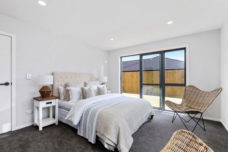 Photo of property in 33 Lumbarda Drive, Kumeu, 0810