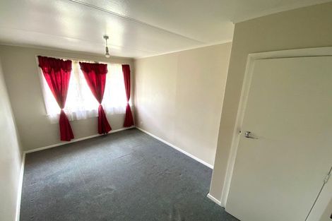 Photo of property in 17 Vickers Crescent, Mangere, Auckland, 2022