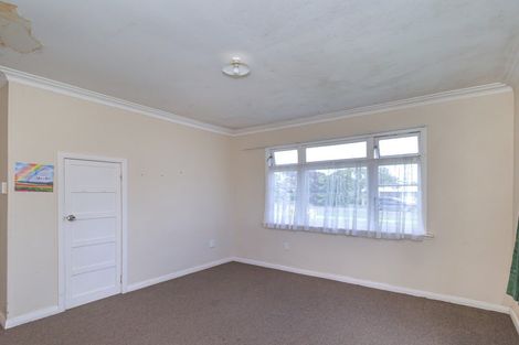Photo of property in 68 Queen Street West, Levin, 5510