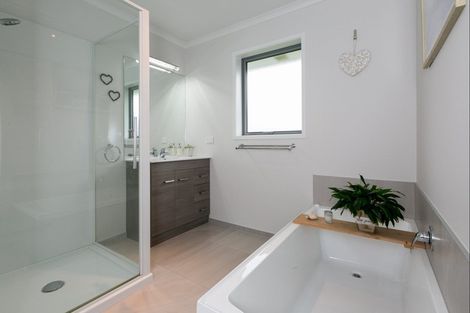 Photo of property in 19 Percy Berry Place, Havelock North, 4130