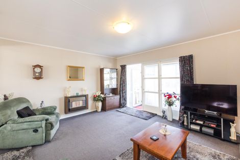 Photo of property in 46 Abraham Crescent, Milson, Palmerston North, 4414