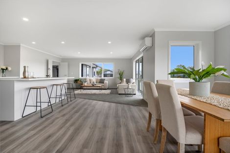 Photo of property in 32 Costello Drive, Ngatea, 3503