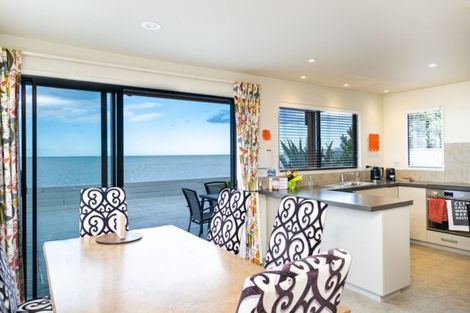 Photo of property in 37 Clifton Road, Haumoana, 4102