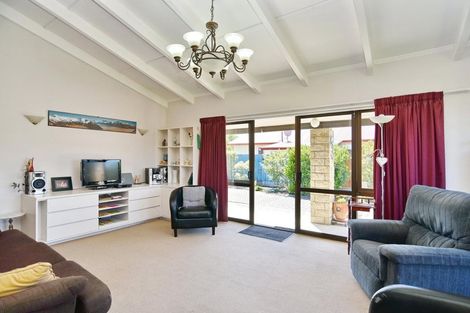 Photo of property in 20 Coates Place, Rangiora, 7400