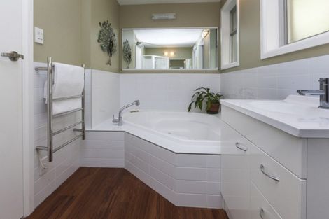 Photo of property in 13 Roseneath Place, Cashmere, Christchurch, 8022