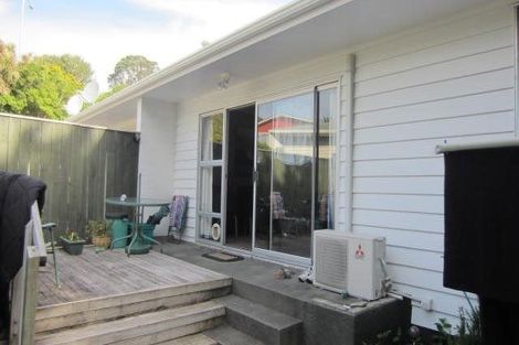 Photo of property in 169b Newlands Road, Newlands, Wellington, 6037