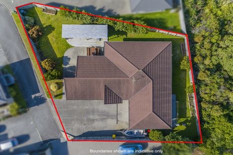 Photo of property in 28 Simpson Crescent, Raumati Beach, Paraparaumu, 5032
