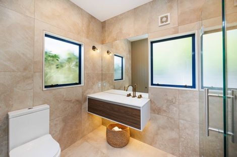 Photo of property in 2 Balmoral Drive, Terrace End, Palmerston North, 4410