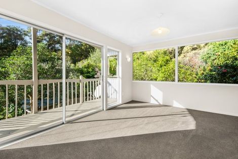 Photo of property in 99 Kawakawa Bay Coast Road, Kawakawa Bay, Papakura, 2585
