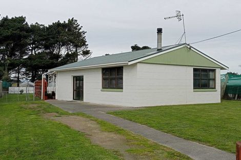 Photo of property in 65 Punga Street, Tangimoana, 4822