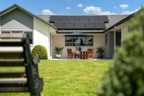 Photo of property in 18 Mike Smith Drive, Cambridge, 3434