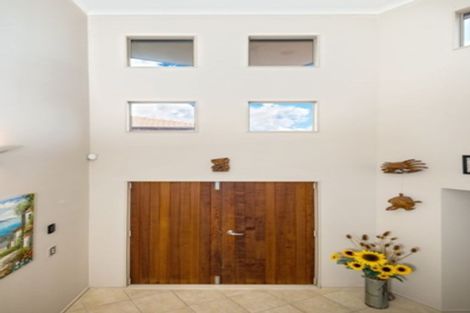 Photo of property in 8/126 Whangaparaoa Road, Red Beach, 0932