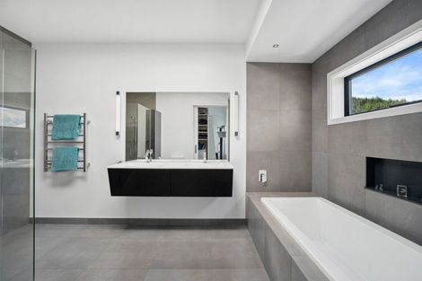 Photo of property in 47 Forest Heights, Wanaka, 9305