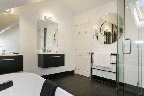 Photo of property in 3 Whakamoenga Point, Acacia Bay, Taupo, 3385