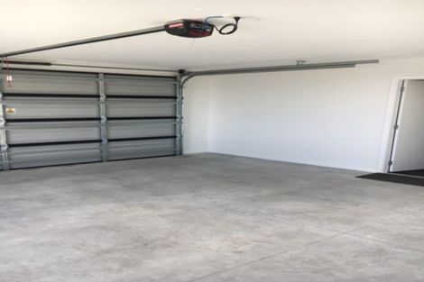 Photo of property in 37 Livingstone Drive, Papamoa Beach, Papamoa, 3118