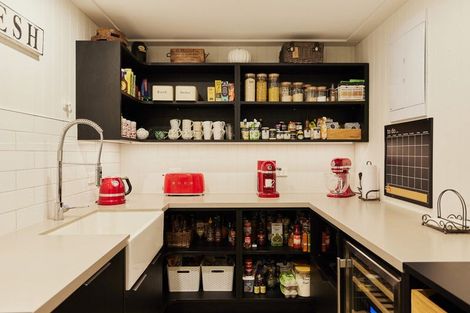 Photo of property in 28 Hanlow Place, Pyes Pa, Tauranga, 3112