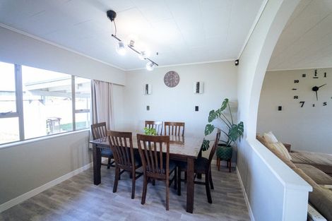 Photo of property in 243 Flaxmere Avenue, Flaxmere, Hastings, 4120