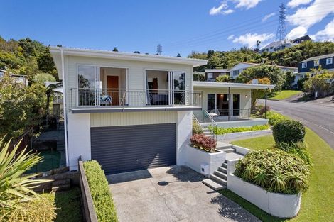 Photo of property in 2 Rondane Place, Tirohanga, Lower Hutt, 5010