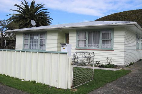 Photo of property in 41 Parenga Street, Wainuiomata, Lower Hutt, 5014