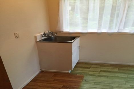 Photo of property in 1/3 Mcquoid Place, Glenfield, Auckland, 0629