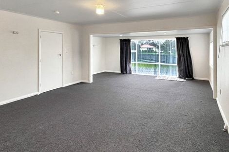 Photo of property in 8 Woburn Place, Takaro, Palmerston North, 4412
