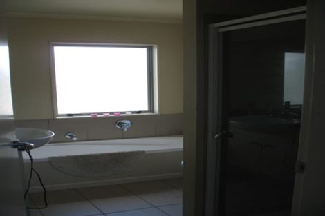 Photo of property in 14/15 Roxburgh Street, Mount Victoria, Wellington, 6011