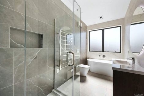 Photo of property in 4a The Parade, Bucklands Beach, Auckland, 2012