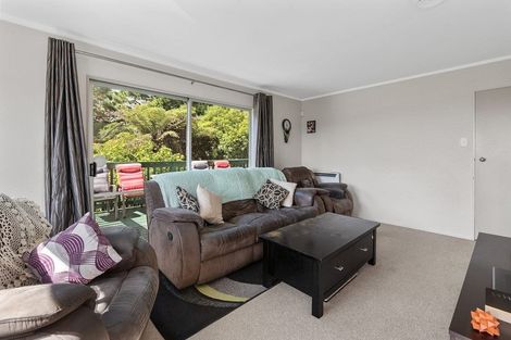 Photo of property in 2/8 Glenvale Place, Totara Vale, Auckland, 0629