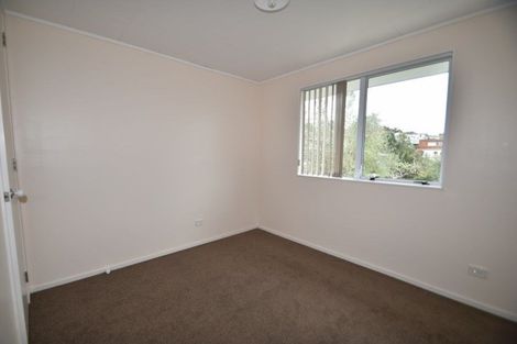 Photo of property in 2/2 Mcdowell Crescent, Hillcrest, Auckland, 0626