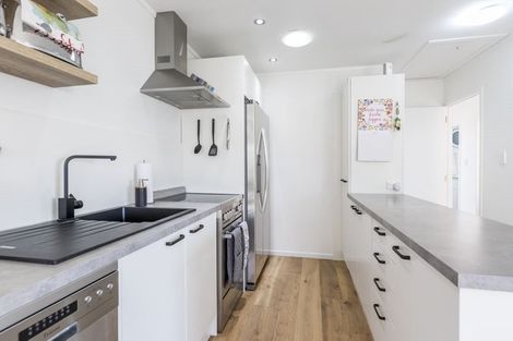 Photo of property in 2/49 Tramway Road, Beach Haven, Auckland, 0626