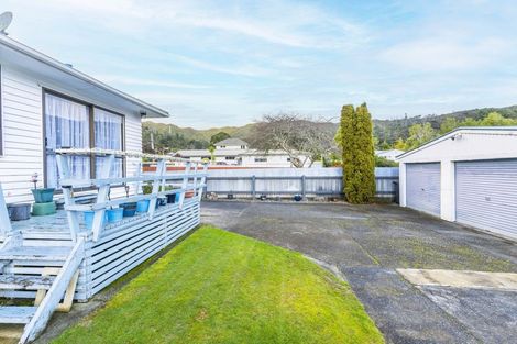 Photo of property in 48 Horoeka Street, Stokes Valley, Lower Hutt, 5019