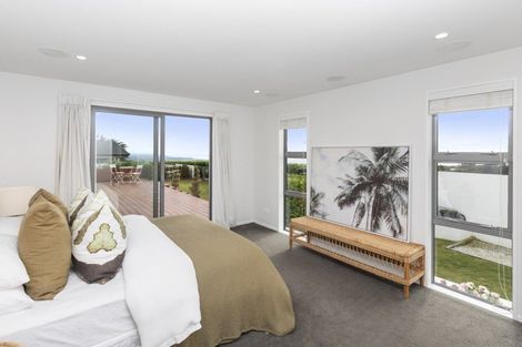 Photo of property in 12 Parkridge Place, Mount Pleasant, Christchurch, 8081