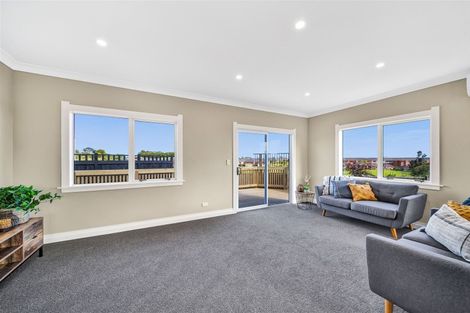 Photo of property in 25 Maple Crescent, Whalers Gate, New Plymouth, 4310