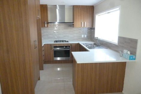 Photo of property in 52 Kurnell Drive, Botany Downs, Auckland, 2010