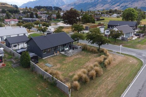 Photo of property in 1 Woodley Place, Glenorchy, 9372