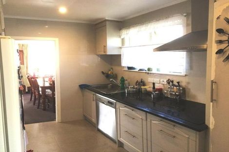 Photo of property in 2/8 Latham Avenue, Pakuranga, Auckland, 2010
